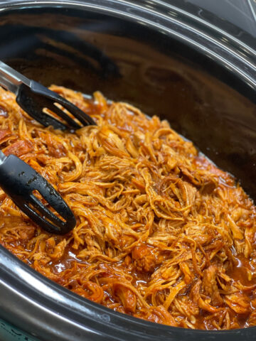 zesty BBQ chicken made in the slow cooker