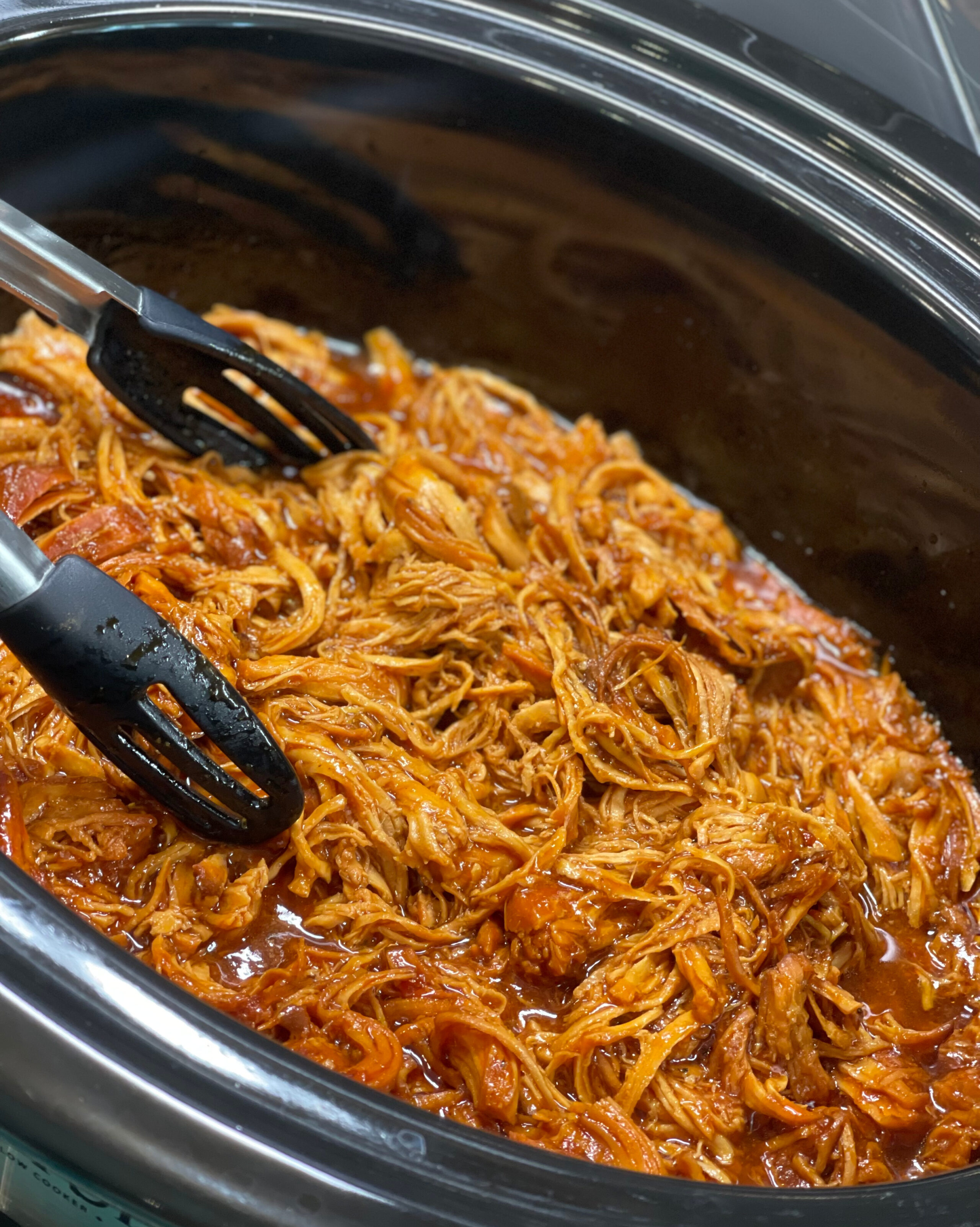 zesty slow cooker chicken barbecue