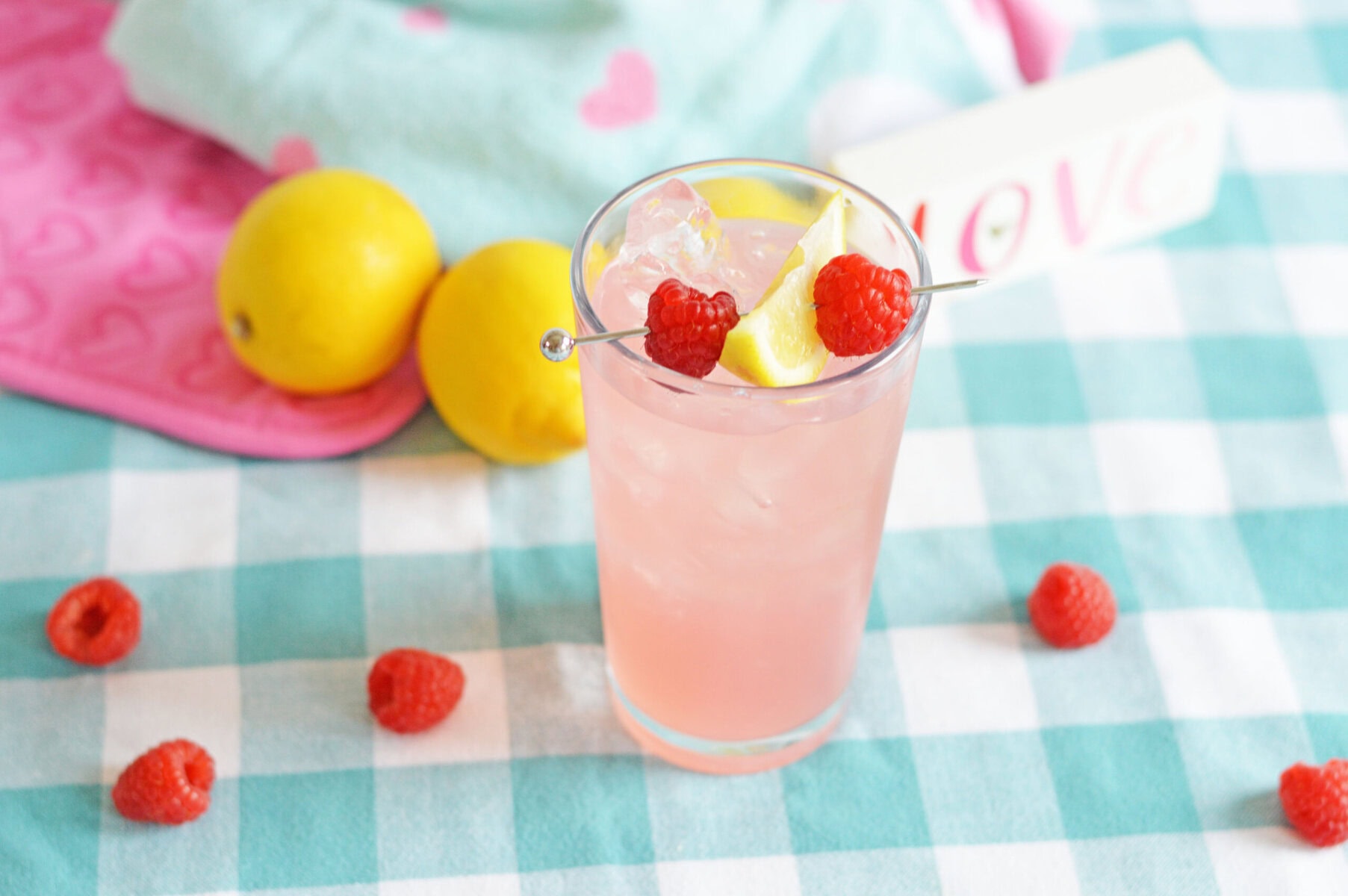 Refreshing Malibu lemonade cocktail with coconut rum, perfect for hot days