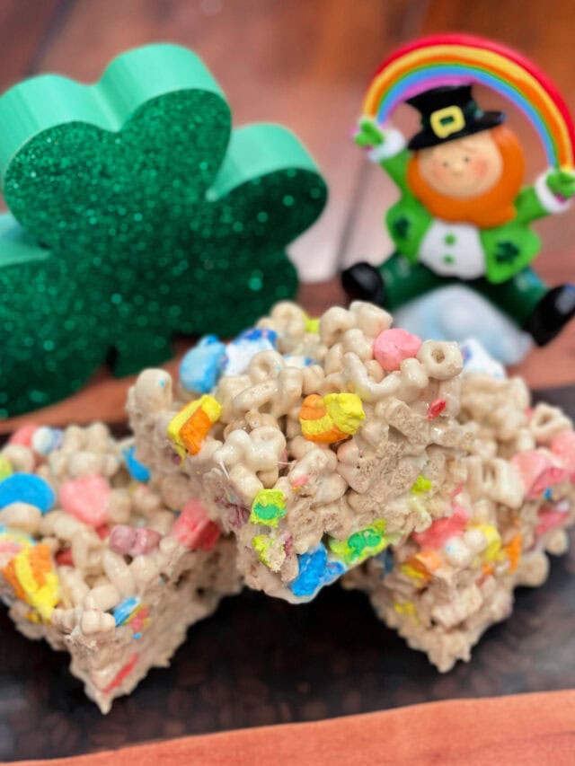 Lucky Charm Cereal Bars The Cookin Chicks