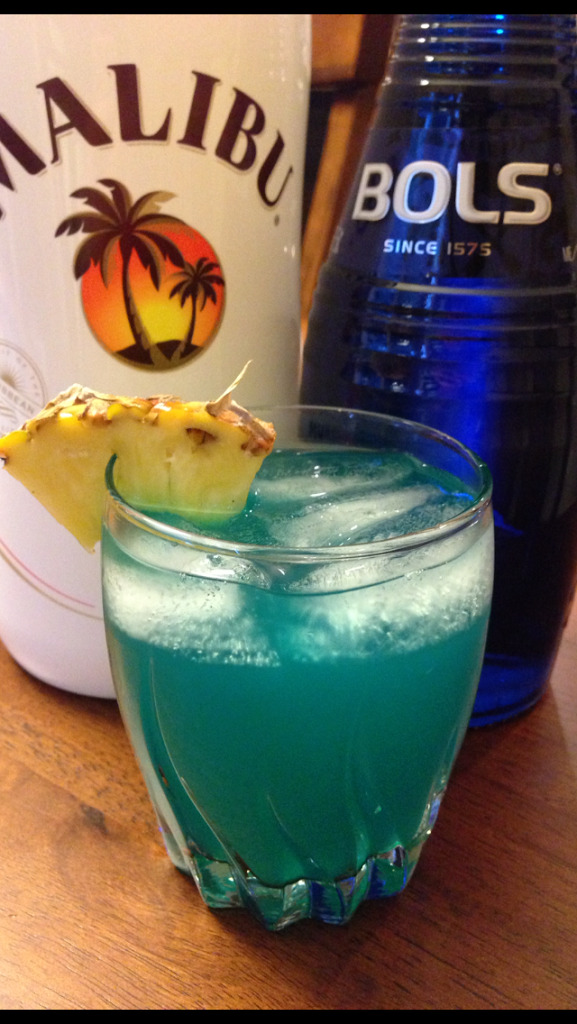 pineapple based cocktail using only 3 ingredients