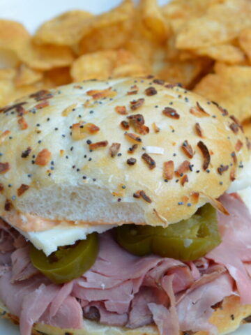 roast beef and spicy mayo sandwich