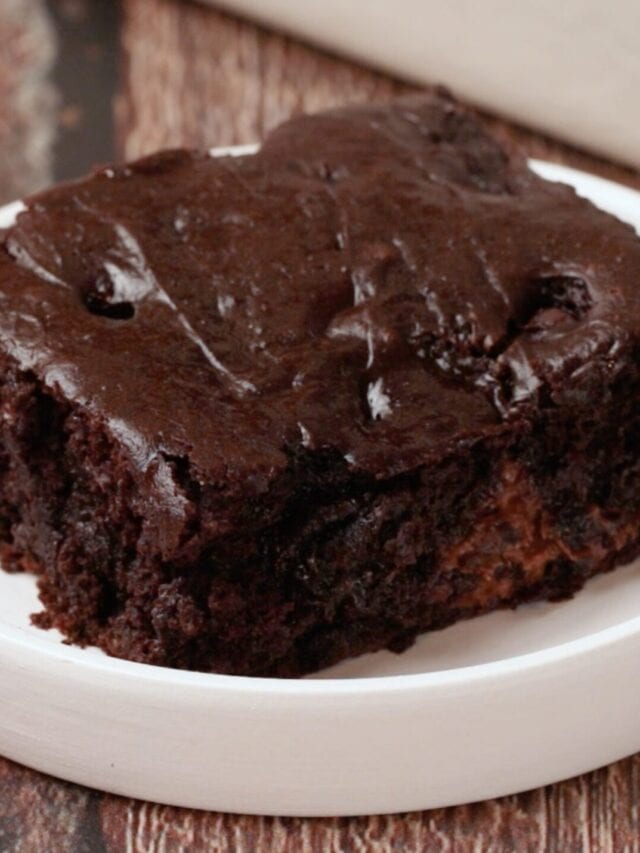 DEATH BY CHOCOLATE PEANUT BUTTER DUMP CAKE The Cookin Chicks