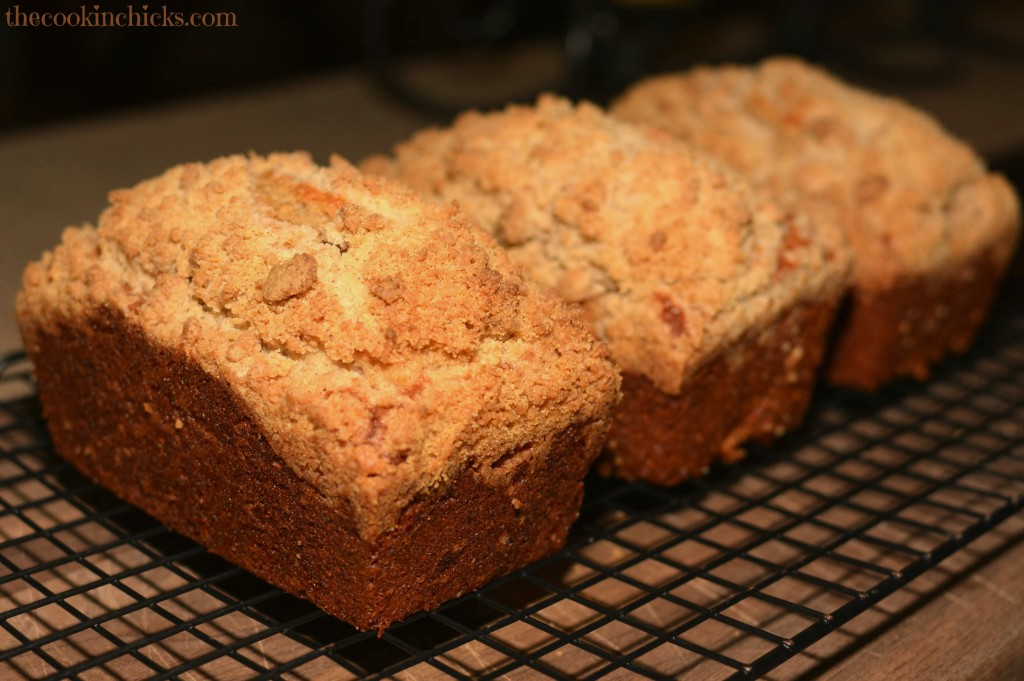 cinnamon crumb banana bread