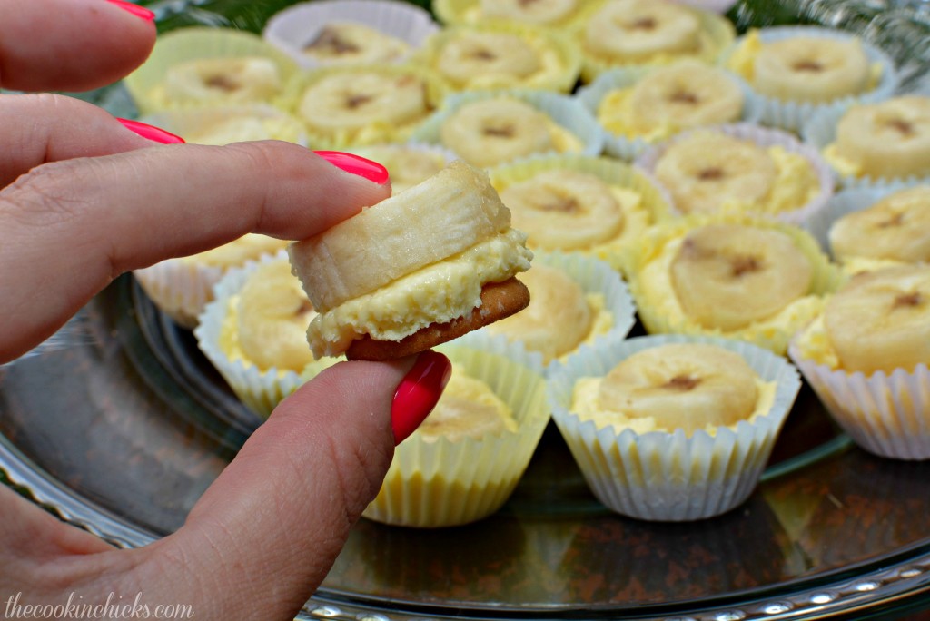 Mini banana cream pie pretzel sandwich