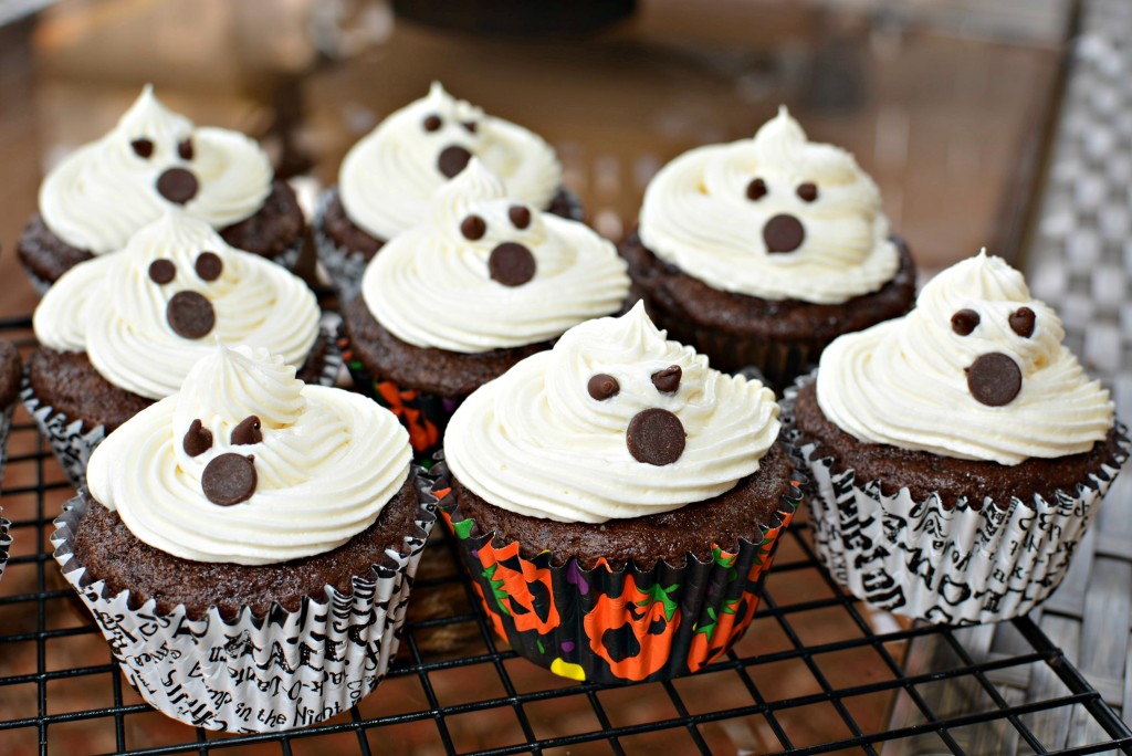 Ghost Cupcakes w/ Marshmallow Buttercream Frosting