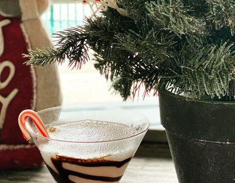 White Christmas Martini (Festive White Chocolate Martini)