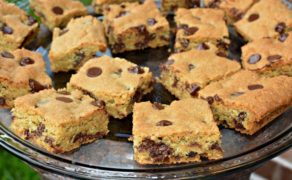 chewy, flavor packed chocolate chip cookie bars made entirely in one pan