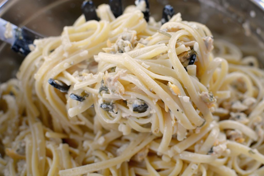 linguine cooked with a garlic clam sauce