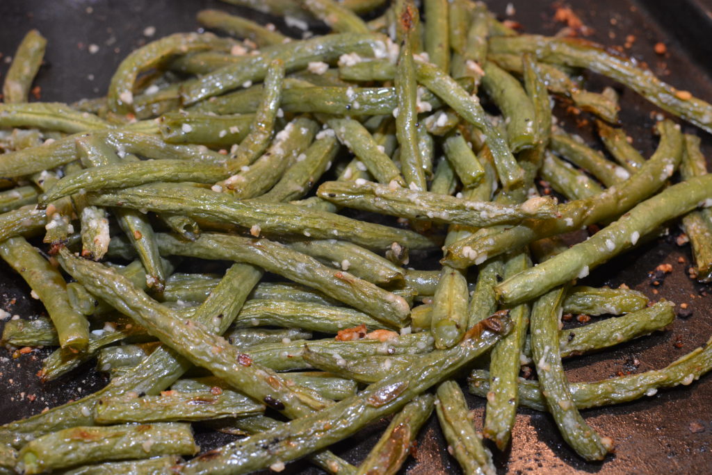 tender green beans roasted with seasonings