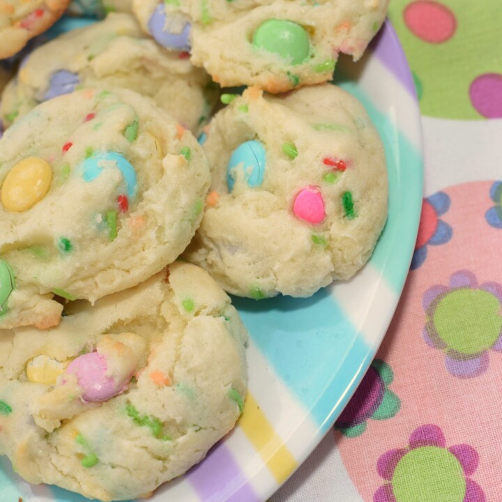 Funfetti Easter M & M Cookies - The Cookin Chicks