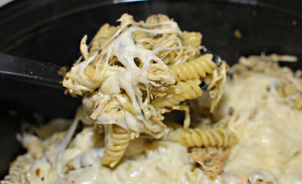 Creamy Slow Cooker Chicken Pesto Pasta