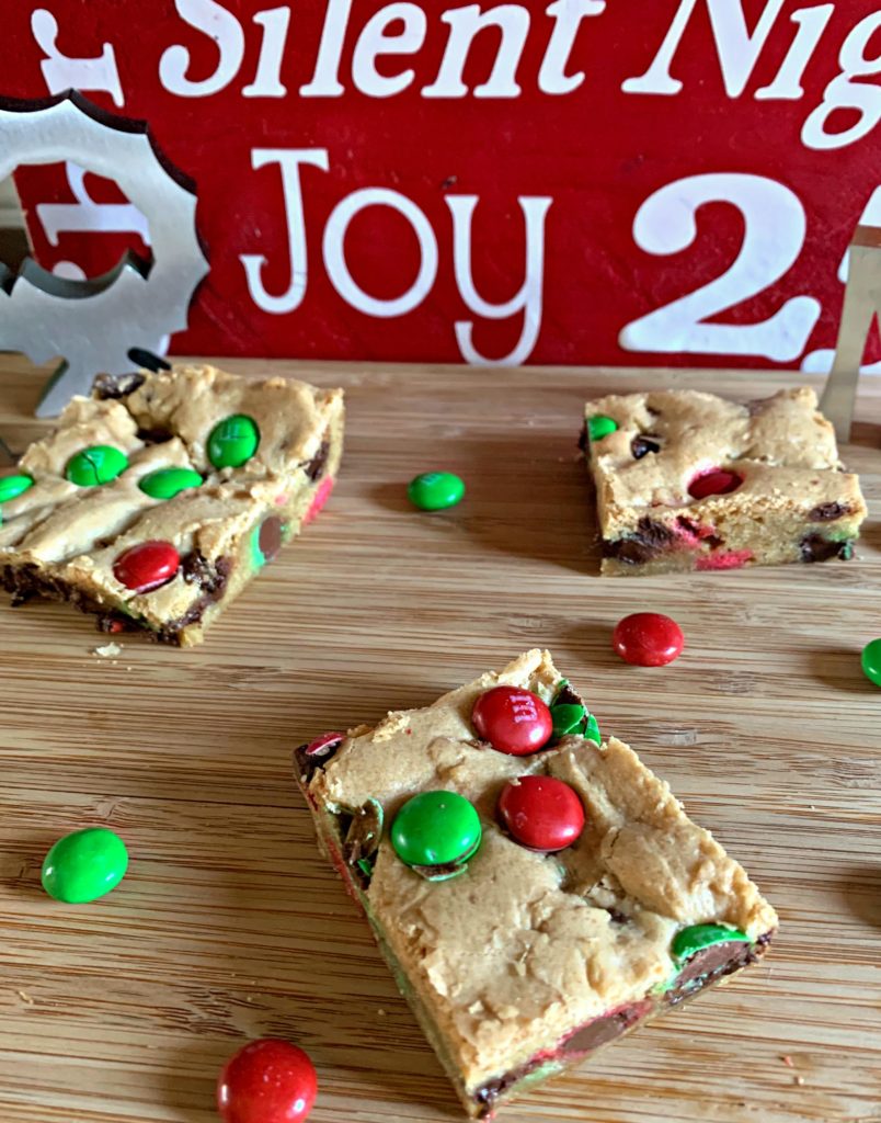 cookie bars that have both chocolate chips and m&m's throughout
