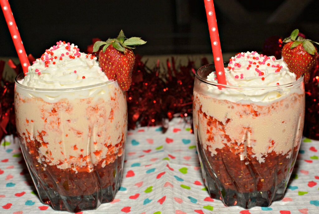 A pair of Cupid's Boozy Mudslides ready to drink!