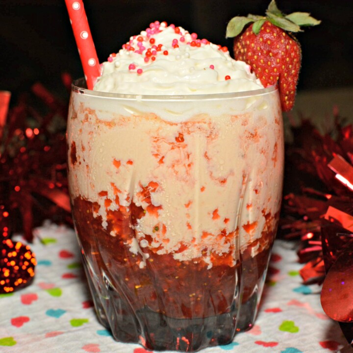 Cupid's Strawberry Boozy Mudslide - The Cookin Chicks