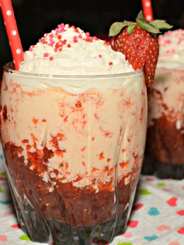 Cupid's Boozy Strawberry Mudslide The Cookin Chicks