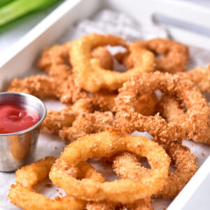 a crunchy snack made from onions.
