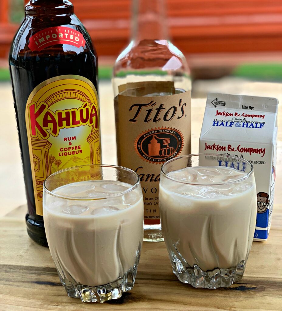 White Russian Cocktails - The Cookin Chicks