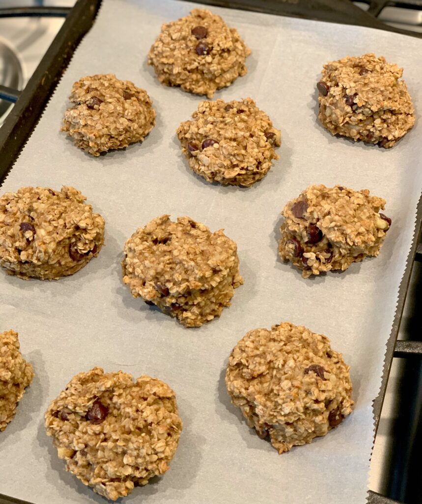 using oats, honey, and bananas, these cookies are healthy 