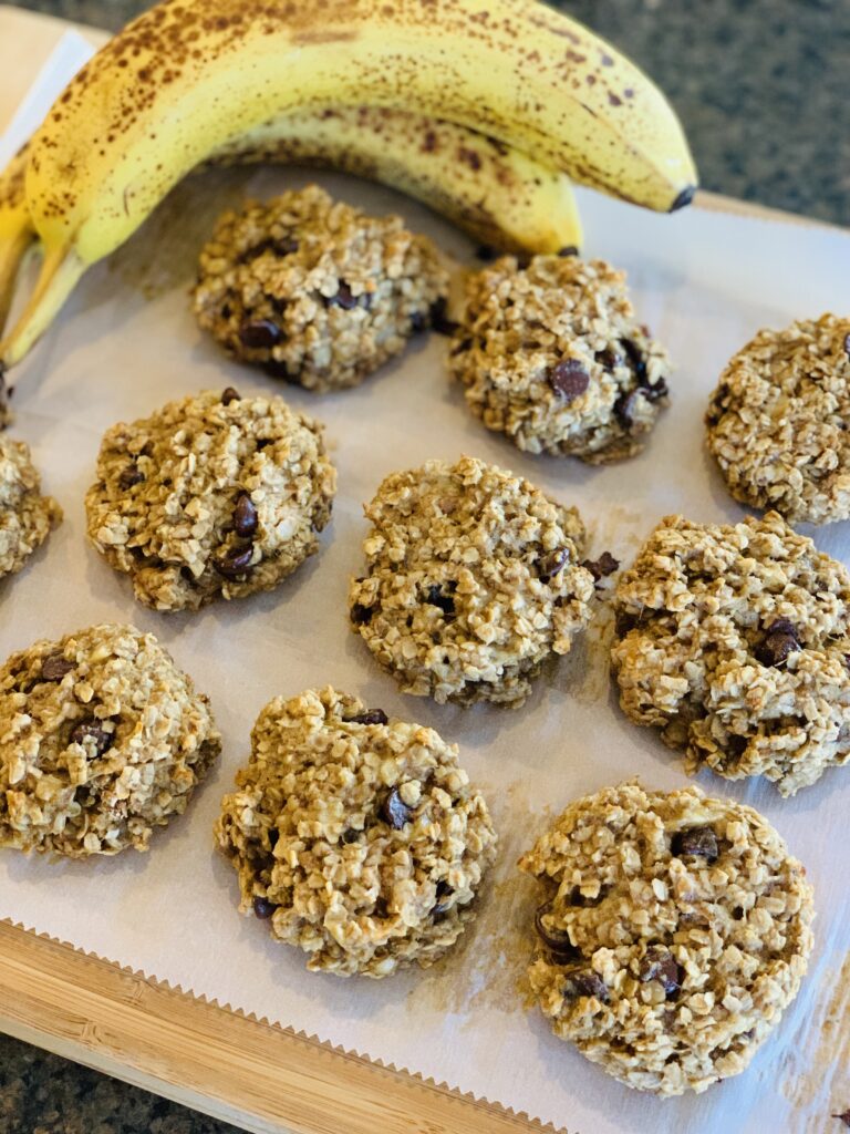 flavorful breakfast cookies that have banana in them