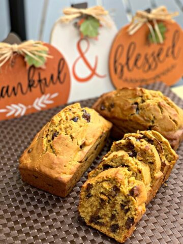 moist, flavorful pumpkin banana bread with chocolate chips