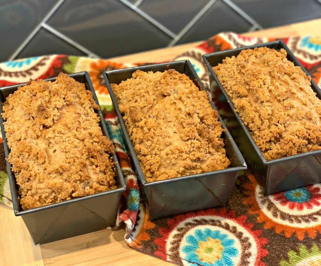 mini loaves of cinnamon crumb banana bread