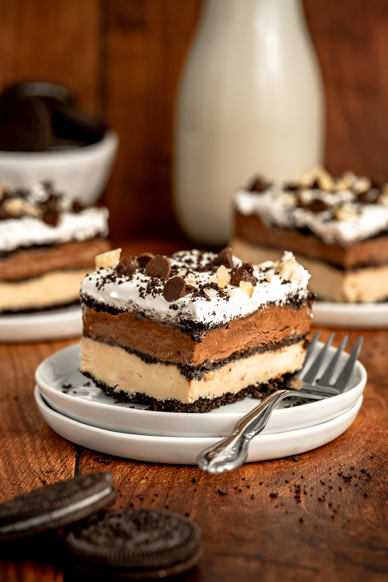 No Bake Chocolate Peanut Butter Oreo Dessert - The Cookin Chicks