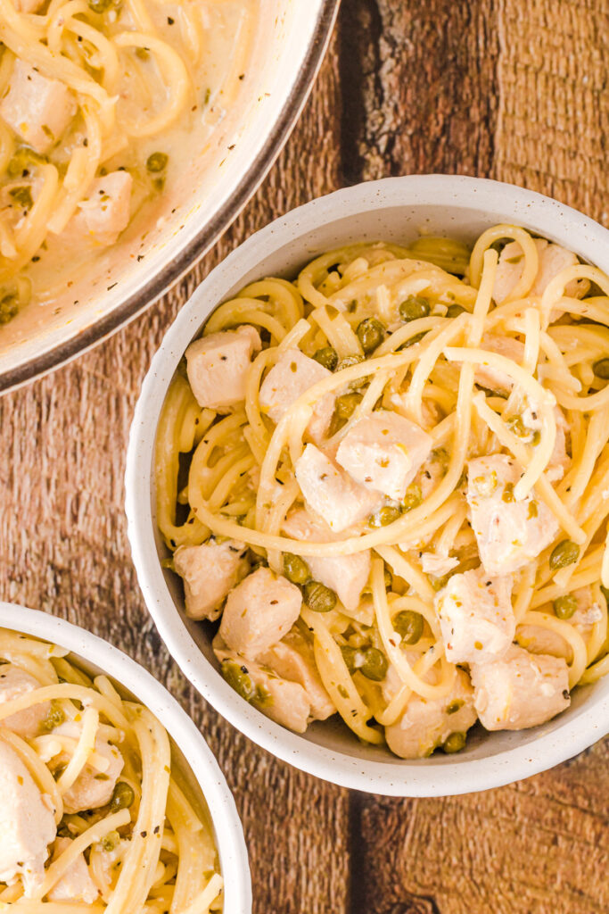 tender pasta with lemon sauce and chicken