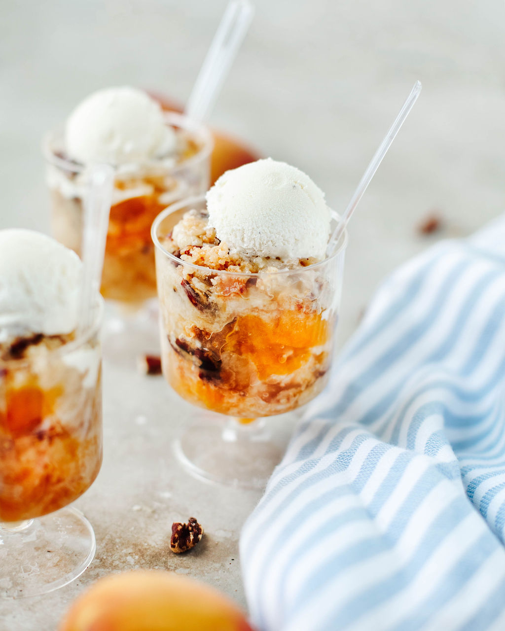 easy peach cobbler with ice cream.
