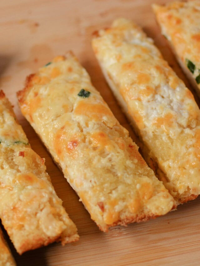 Black Angus Cheesy Garlic Bread The Cookin Chicks