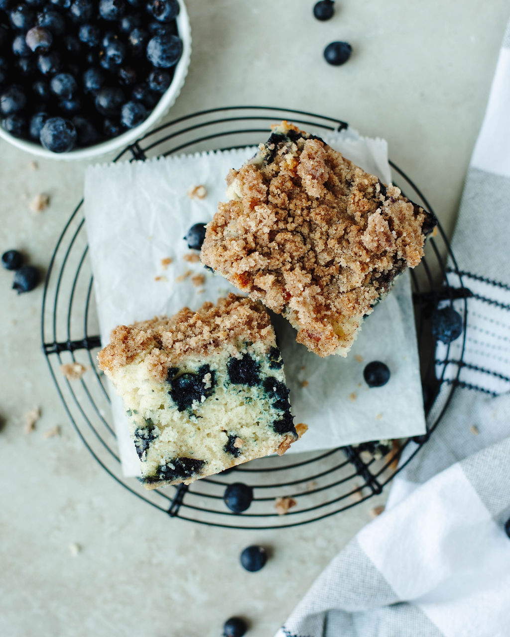 slices of blueberry coffee cake ready to serve.