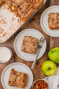 Applesauce Coffee Cake - The Cookin Chicks