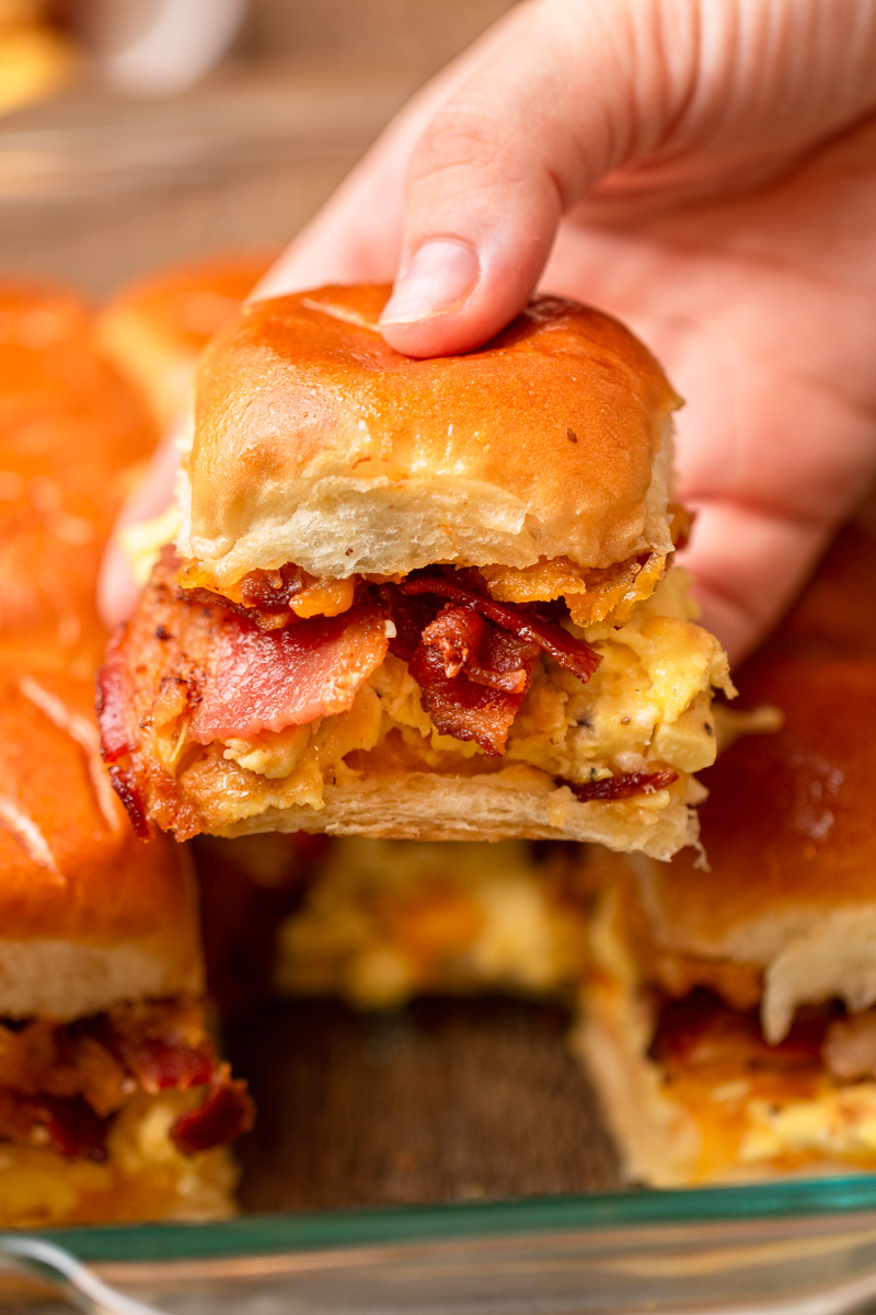 Easy Breakfast Sliders - The Cookin Chicks