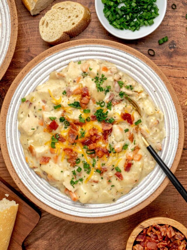 CREAMY CHICKEN AND POTATO SOUP - The Cookin Chicks