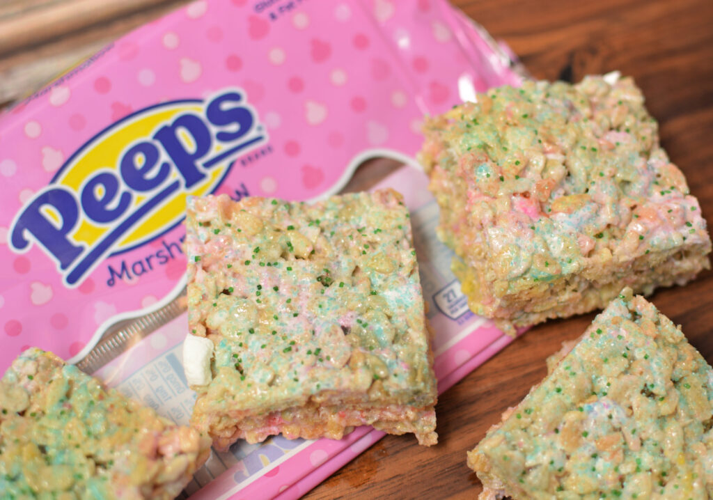 a festive Easter rice krispies treat dessert that comes together using only 3 ingredients.