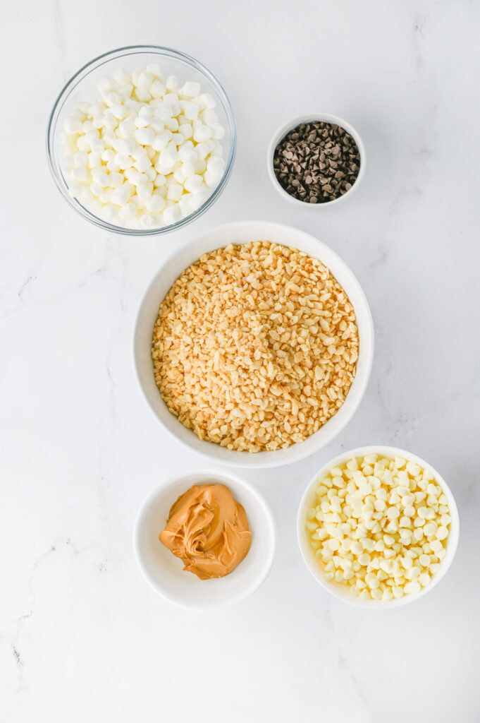 Todos os ingredientes necessários para fazer biscoitos de avalanche.