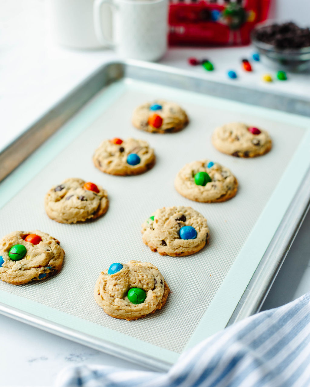 fresh baked cookies on a silicone baking mat.