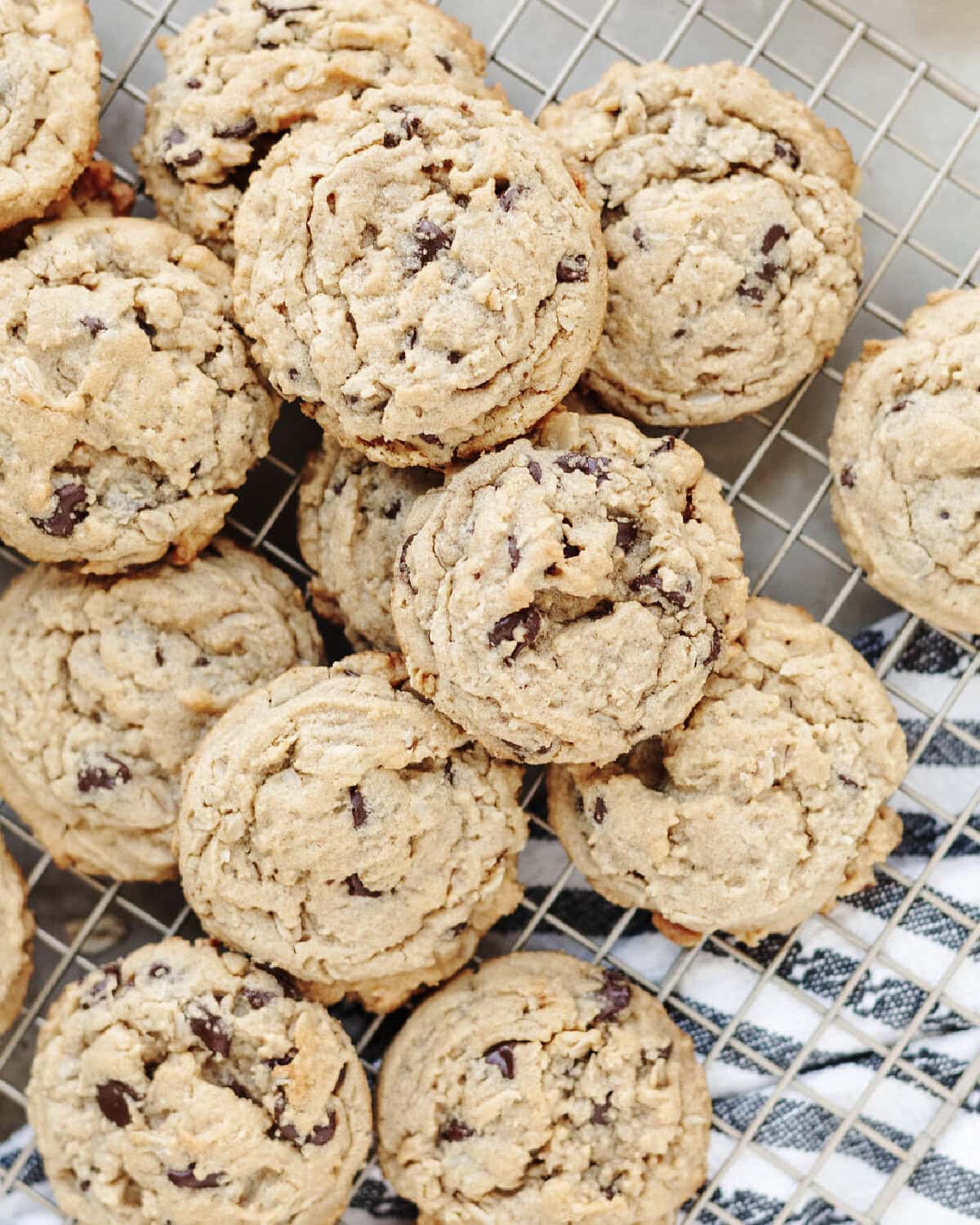 Cookies cooling on a wire rack.