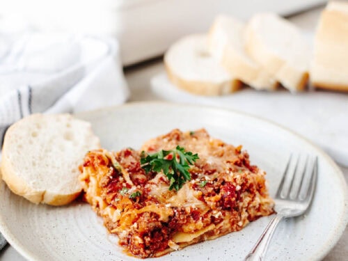 Easy Grandma's Lasagna Recipe - The Cookin Chicks